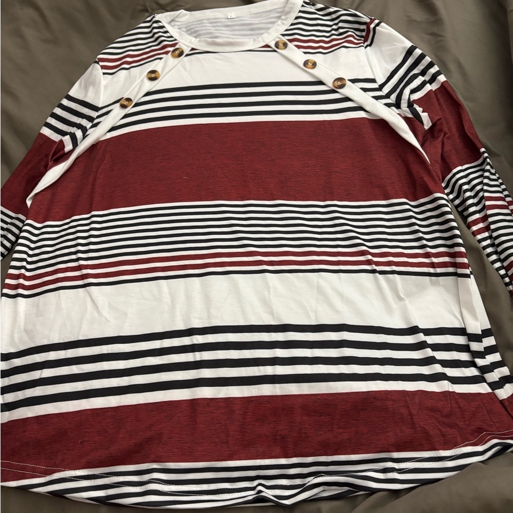 🌟🌟🌸🌸NWT-Women’s Long Sleeved Shirt!!🌟🌸